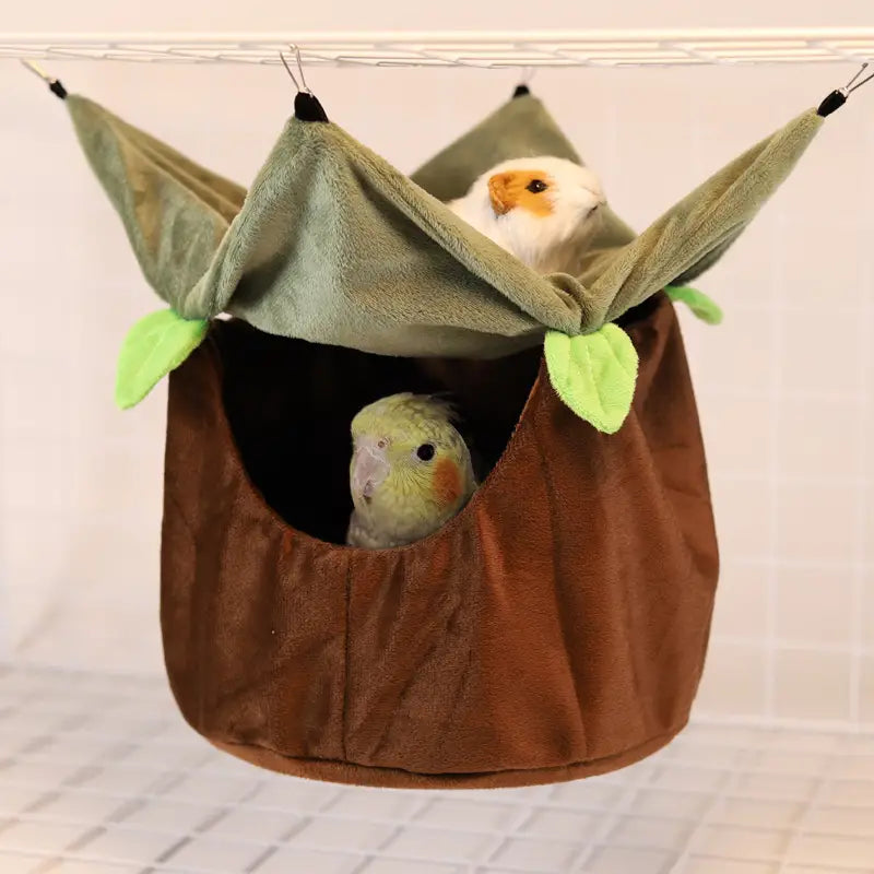 Cozy Leaf Decor Bird Nest
